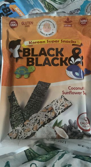 UNCLE NICK 한국 슈퍼 스낵 블랙 &amp; 블랙 김 스낵 — 4점을 준 리뷰어가 2021년 11월 올린 사용 사진