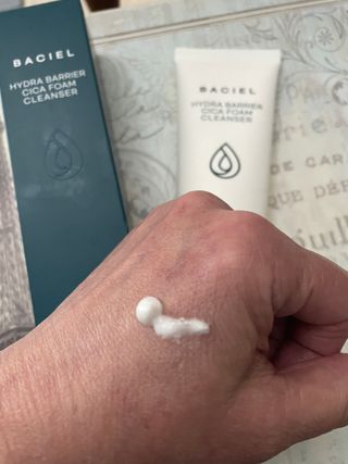 바시엘 BACIEL 바시엘 이드라 배리어 시카 폼 클렌저 120ml — 3.5점을 준 리뷰어가 2021년 9월 올린 사용 사진