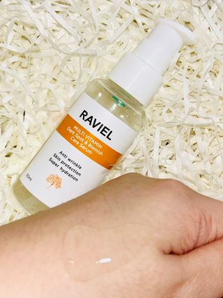 라비엘 멀티 비타민 다크 스팟 &amp; 블레미쉬 케어 페이스 세럼 모든 피부용 1.7 fl oz — 5점을 준 리뷰어가 2022년 12월 올린 사용 사진