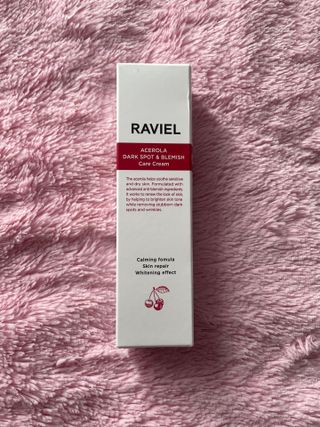 라비엘 아세로라 &amp; 스네일 뮤신 다크 스팟 케어 크림 1.7 fl oz (50ml), 스네일 뮤신 &amp; 히알루론산 — 5점을 준 리뷰어가 2022년 9월 올린 사용 사진