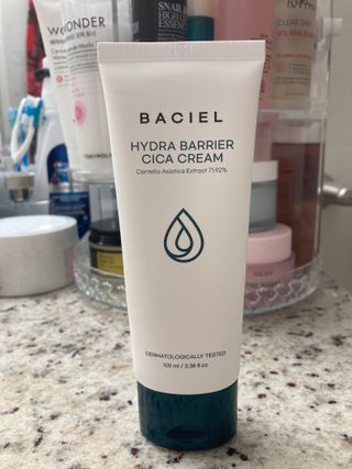 바시엘 BACIEL 바시엘 하이드라 베리어 시카 크림 — 5점을 준 리뷰어가 2021년 5월 올린 사용 사진
