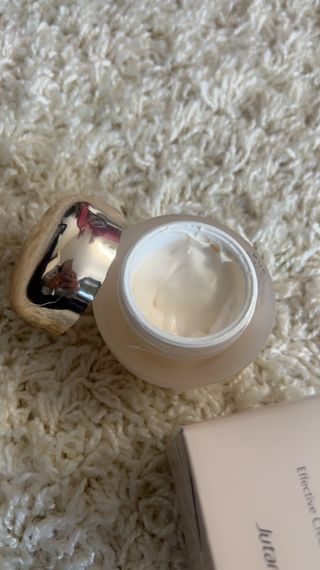 Jutanhak 안티에이징 멜라 크림 50ml / 1.69oz 잡티 &amp; 다크 스팟 케어 하이드레이팅 크림 — 5점을 준 리뷰어가 2023년 7월 올린 사용 사진