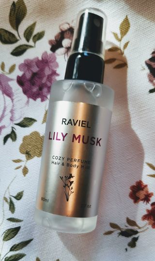 라비엘 RAVIEL 코지 퍼퓸 헤어 &amp; 바디 미스트 스프레이 2.7 fl oz(80ml), 릴리 머스크/튜브 로즈 — 5점을 준 리뷰어가 2022년 9월 올린 사용 사진