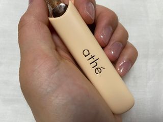 ATHE AUTHENTIC AIRY LIP BALM / 비건립밤 / 어센틱립밤 / 에어리립밤 (수정 요청) — 5점을 준 리뷰어가 2022년 8월 올린 사용 사진