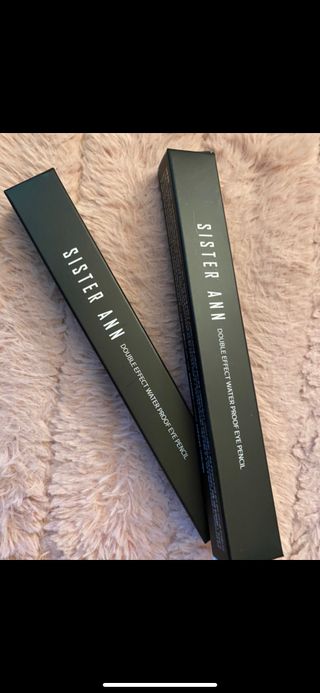 씨스터앤 시스터앤 더블이펙트 워터프루프 아이펜슬_미국 — 5점을 준 리뷰어가 2022년 4월 올린 사용 사진