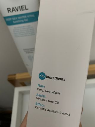 라비엘 RAVIEL 딥 씨 워터 퓨어 바이탈 수딩 젤 5.1 fl oz (150ml) 페이스 &amp; 바디, 쿨링 효과 — 5점을 준 리뷰어가 2022년 9월 올린 사용 사진