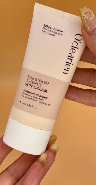 오클리앙 Oclearien Barriered Essence Sun Cream — 5점을 준 리뷰어가 2023년 2월 올린 사용 사진