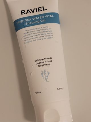 라비엘 RAVIEL 딥 씨 워터 퓨어 바이탈 수딩 젤 5.1 fl oz (150ml) 페이스 &amp; 바디, 쿨링 효과 — 4점을 준 리뷰어가 2022년 9월 올린 사용 사진