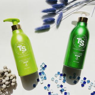 ゴールドプラスセット(シャンプー500g x 1ea/トリートメント500ml X 1ea) — 3점을 준 리뷰어가 2023년 3월 올린 사용 사진