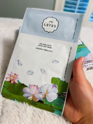 제주 보태니컬 선크림/더 퓨어 로터스 어메니티 세트/연꽃잎 마스크 - 진정 — 5점을 준 리뷰어가 2022년 8월 올린 사용 사진
