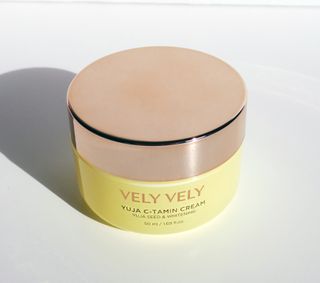 VELY VELY Yuja C-tamin Cream — 3.5점을 준 리뷰어가 2021년 5월 올린 사용 사진