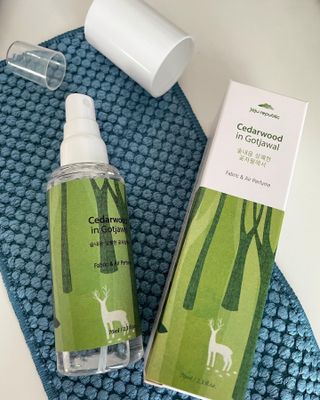 [제주공화국] 패브릭 퍼퓸 미스트 시더우드, 오렌지 블라썸, 카멜리아, 바이올렛 70ml /2.36oz. — 4점을 준 리뷰어가 2022년 1월 올린 사용 사진