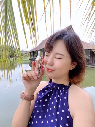 Re:NK 리엔케이 핑크 볼륨 래디언스 컬러크림 — 5점을 준 리뷰어가 2021년 11월 올린 사용 사진