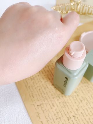 지베르니 밀착 커버 파운데이션 30ml + 밀착 커버 쿠션 본 제품 — 5점을 준 리뷰어가 2023년 9월 올린 사용 사진