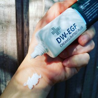 이지듀 DW-EGF 크림 리미티드 플러스 1.69 FL.Oz — 5점을 준 리뷰어가 2021년 9월 올린 사용 사진