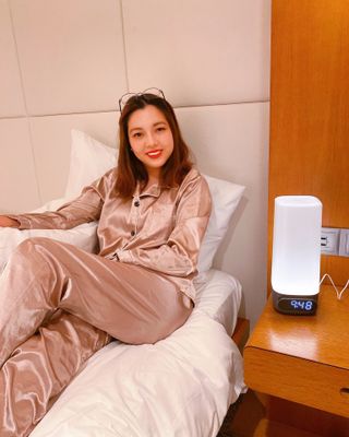 스마트조명소화기 블럭(VLCOK) 스마트조명소화기 블럭VLOCK 디지털시계 조명수유등/무드등화재감지 및 알람 투척식소화기 탑재 — 5점을 준 리뷰어가 2022년 3월 올린 사용 사진