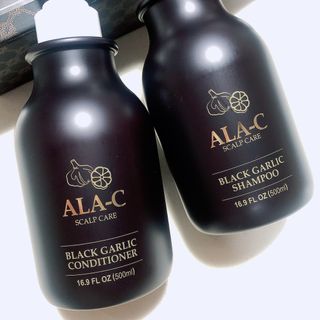 "ALA-C" 블랙 마늘 샴푸 + 컨디셔너 세트 — 4점을 준 리뷰어가 2022년 3월 올린 사용 사진