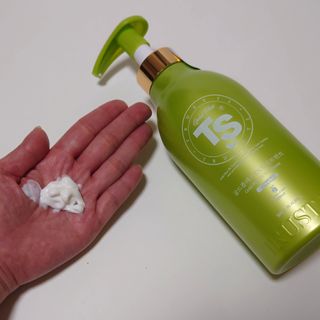 ゴールドプラスセット(シャンプー500g x 1ea/トリートメント500ml X 1ea) — 3점을 준 리뷰어가 2023년 4월 올린 사용 사진