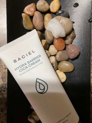 바시엘 BACIEL 바시엘 하이드라 베리어 시카 크림 — 5점을 준 리뷰어가 2021년 8월 올린 사용 사진