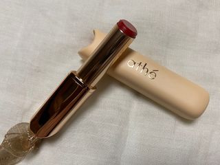ATHE AUTHENTIC AIRY LIP BALM / 비건립밤 / 어센틱립밤 / 에어리립밤 (수정 요청) — 5점을 준 리뷰어가 2022년 8월 올린 사용 사진