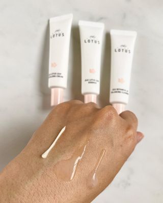 더 퓨어 로터스 제주 식물 선크림 / 제주 연잎 &amp; 동백 미스트 / 순수한 연꽃 어메니티 세트 — 4점을 준 리뷰어가 2022년 10월 올린 사용 사진
