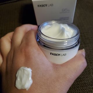 파시랩 USA_[FASCY LAB] 세라마이드 하이드레이팅 크림 — 4.5점을 준 리뷰어가 2022년 1월 올린 사용 사진