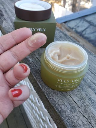 VELY VELY Artemisia Return Cream — 3.5점을 준 리뷰어가 2021년 4월 올린 사용 사진