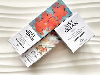 저스트 코스메틱 [JUST COSMETIC SKIN CARE SET] JUST TONER, JUST SERUM, JUST CREAM — 5점을 준 리뷰어가 2023년 5월 올린 사용 사진
