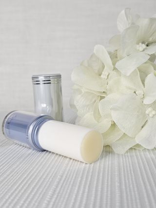 산심 명연수 멀티 스틱 밤 0.38oz 수분 스틱 집중 주름 케어 — 5점을 준 리뷰어가 2023년 4월 올린 사용 사진