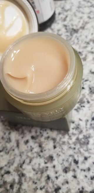 VELY VELY Artemisia Return Cream — 5점을 준 리뷰어가 2021년 4월 올린 사용 사진