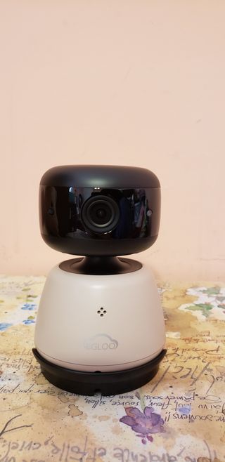 온습도 모니터와 스마트 리모컨이 탑재된 EGLOO cam S4 1080P Wi-Fi 스마트 카메라 — 4.5점을 준 리뷰어가 2021년 9월 올린 사용 사진