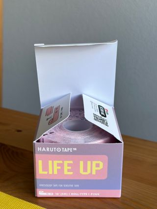 HARUTO 하루토 라이프 UP 엑스트라 센서티브 키네시올로지 테이프 — 4점을 준 리뷰어가 2023년 2월 올린 사용 사진