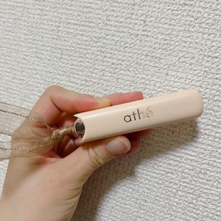 ATHE AUTHENTIC AIRY LIP BALM / 비건립밤 / 어센틱립밤 / 에어리립밤 (수정 요청) — 5점을 준 리뷰어가 2022년 8월 올린 사용 사진