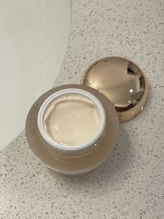 Jutanhak 안티에이징 멜라 크림 50ml / 1.69oz 잡티 &amp; 다크 스팟 케어 하이드레이팅 크림 — 5점을 준 리뷰어가 2022년 11월 올린 사용 사진