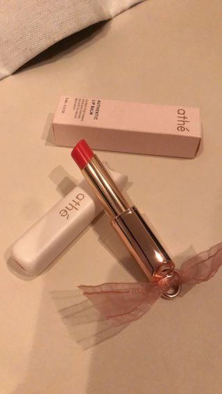 ATHE AUTHENTIC AIRY LIP BALM / 비건립밤 / 어센틱립밤 / 에어리립밤 (수정 요청) — 5점을 준 리뷰어가 2022년 8월 올린 사용 사진