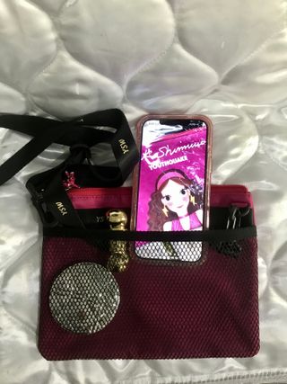 YOUKSHIMWON Wristlet Wallet for Women Smart Phone Strap Clutch — 5점을 준 리뷰어가 2021년 8월 올린 사용 사진