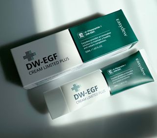 이지듀 DW-EGF 크림 리미티드 플러스 1.69 FL.Oz — 4.5점을 준 리뷰어가 2021년 9월 올린 사용 사진