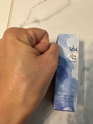 산심 명연수 멀티 스틱 밤 0.38oz 수분 스틱 집중 주름 케어 — 5점을 준 리뷰어가 2022년 12월 올린 사용 사진