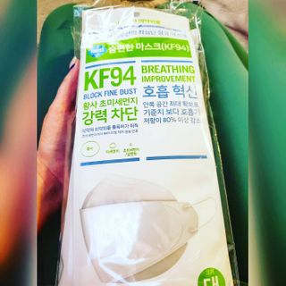 퓨리타스 이지 브레스 마스크 KF94 4겹 위생 개별 포장 3D 코리아 마스크 10팩 — 5점을 준 리뷰어가 2021년 1월 올린 사용 사진
