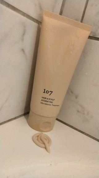 107 HAIR & SCALP HYDRATING Microbiome Treatment 180ml — 5점을 준 리뷰어가 2023년 9월 올린 사용 사진
