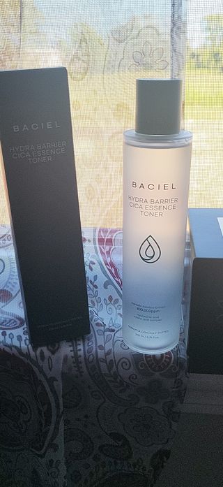 바시엘 BACIEL 바시엘 하이드라 베리어 시카 에센스 토너 — 5점을 준 리뷰어가 2021년 9월 올린 사용 사진