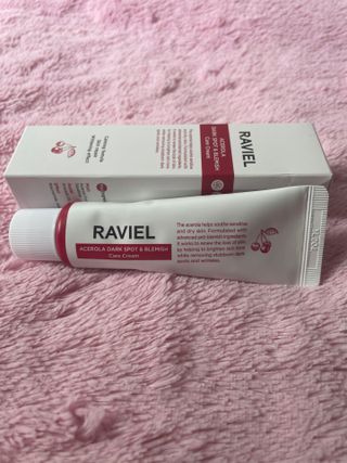 라비엘 아세로라 &amp; 스네일 뮤신 다크 스팟 케어 크림 1.7 fl oz (50ml), 스네일 뮤신 &amp; 히알루론산 — 5점을 준 리뷰어가 2022년 9월 올린 사용 사진