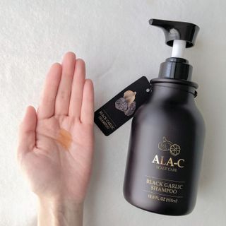 "ALA-C" 블랙 마늘 샴푸 + 컨디셔너 세트 — 5점을 준 리뷰어가 2022년 3월 올린 사용 사진