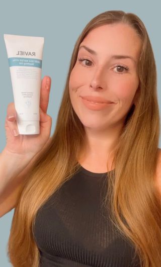 라비엘 RAVIEL 딥 씨 워터 퓨어 바이탈 수딩 젤 5.1 fl oz (150ml) 페이스 &amp; 바디, 쿨링 효과 — 5점을 준 리뷰어가 2022년 10월 올린 사용 사진