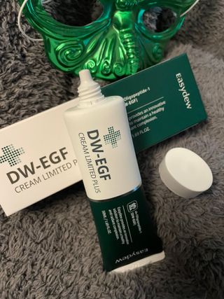 이지듀 DW-EGF 크림 리미티드 플러스 1.69 FL.Oz — 4점을 준 리뷰어가 2021년 9월 올린 사용 사진