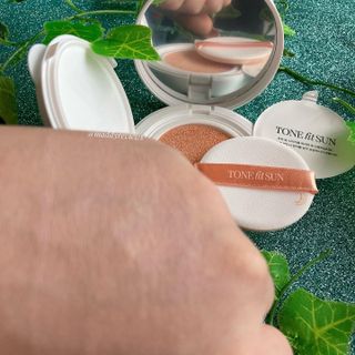 TONEfitSUN 쿠션 12g 비건 톤업 선쿠션 한국산 SPF 50+/ PA++++ — 5점을 준 리뷰어가 2023년 2월 올린 사용 사진