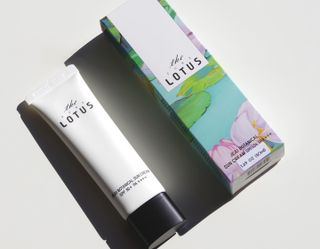 더 퓨어 로터스 제주 식물 선크림 / 제주 연잎 &amp; 동백 미스트 / 순수한 연꽃 어메니티 세트 — 5점을 준 리뷰어가 2022년 10월 올린 사용 사진