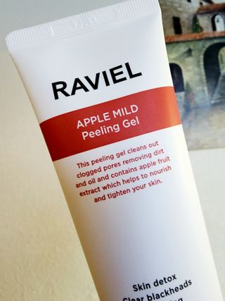 라비엘 모든 피부를 위한 RAVIEL 애플 마일드 필링 젤, 4.1 fl oz, 깊고 부드러운 각질 제거 — 3점을 준 리뷰어가 2022년 8월 올린 사용 사진