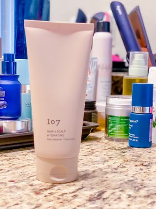 107 HAIR & SCALP HYDRATING Microbiome Treatment 180ml — 5점을 준 리뷰어가 2023년 10월 올린 사용 사진