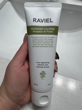 라비엘 머그워트 그린머드 팩투폼 페이스 클렌저, 4.1fl oz(120ml), 2-in-1 멀티 클렌저 — 5점을 준 리뷰어가 2022년 9월 올린 사용 사진